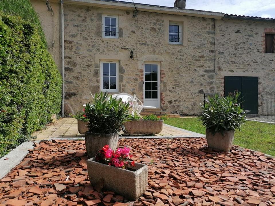 Gite La Bessonniere Villa Saint-Michel-Mont-Mercure Exterior photo